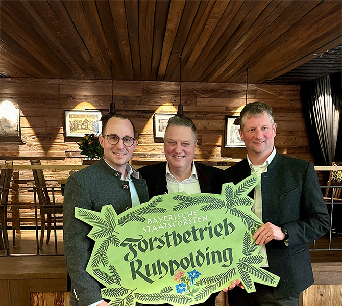 Der Vorstandsvorsitzende der Bayerischen Staatsforsten zusammen mit Sebastian Klinghardt und Joachim Keßler