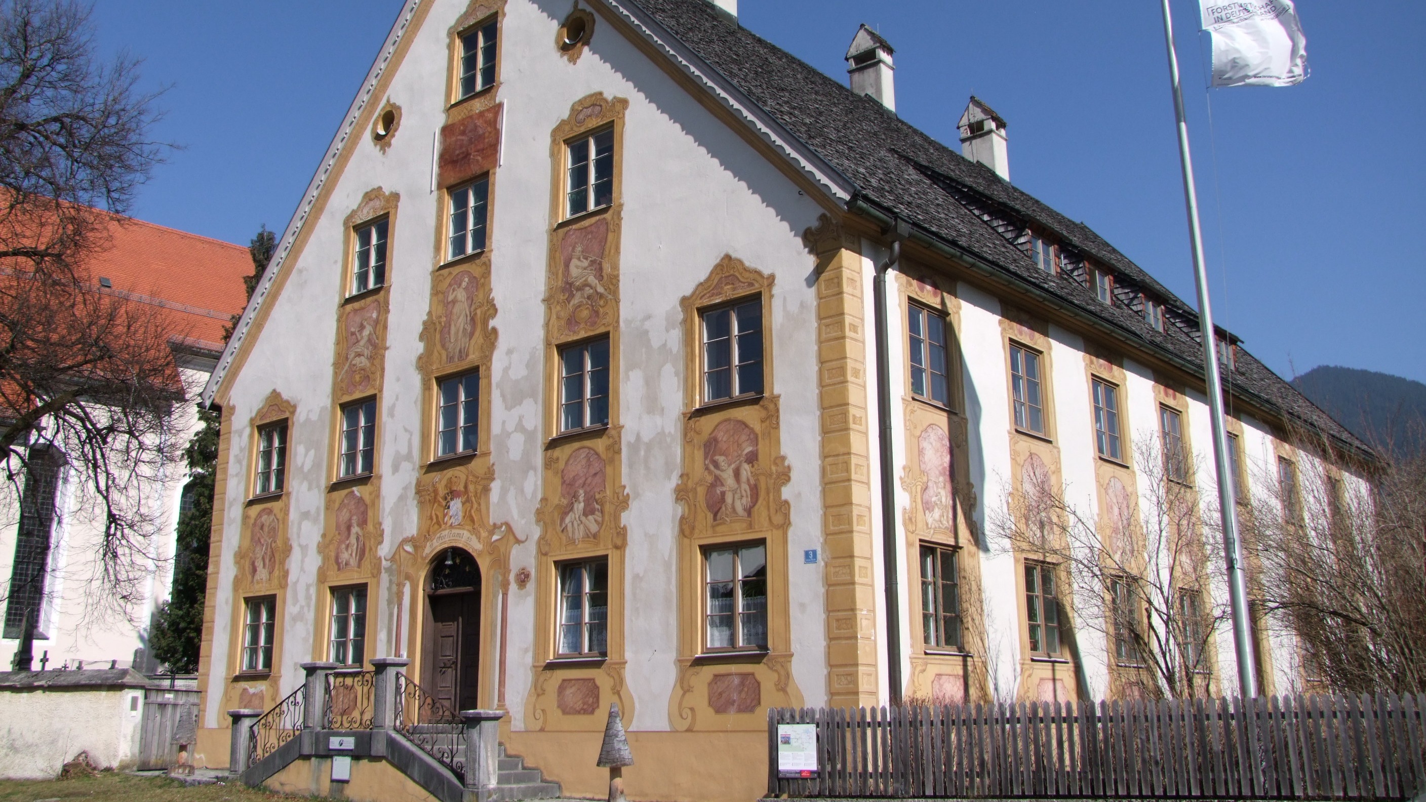 forstbetriebsgebaeude-oberammergau